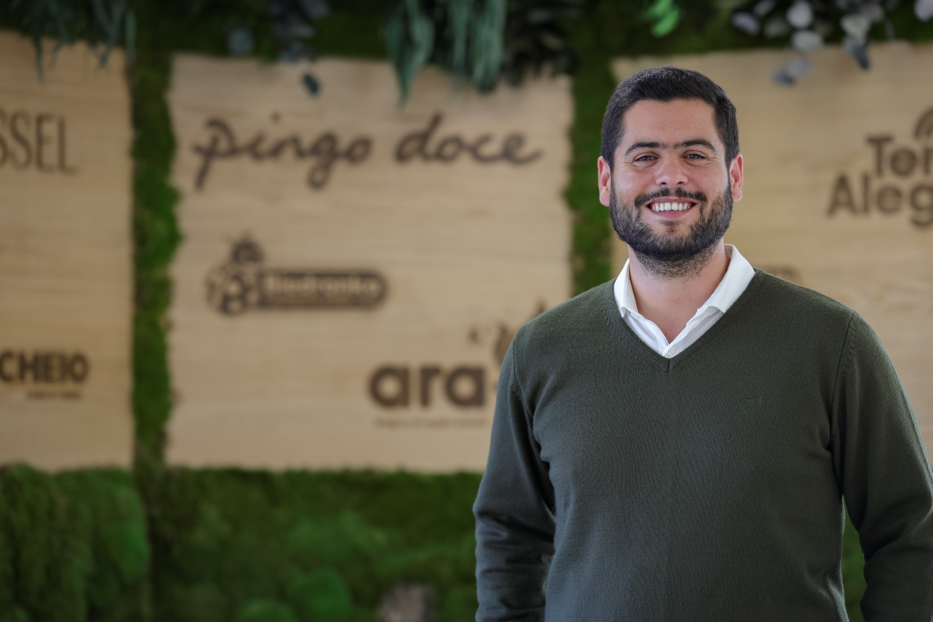 JER NIMO MARTINS CONTACTOS DE APOIO AO CLIENTE visual data 4